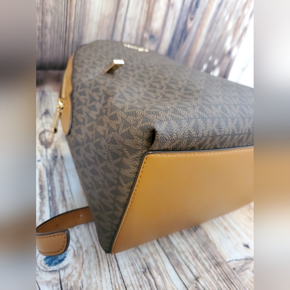 Michael Kors Valerie Medium Backpack (Brown Acorn) - Picture 7 of 14